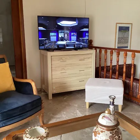 펜션 Evdora Family House Near 모넴바시아